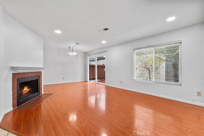 Living Room & Dining Area | Image 4