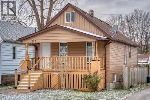 929 Bridge Ave, Windsor, ON, N9B2M9 | Card Image