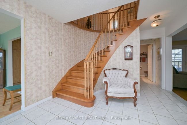 3 Henry Gate, House other with 4 bedrooms, 3 bathrooms and 9 parking in Nobleton ON | Image 16