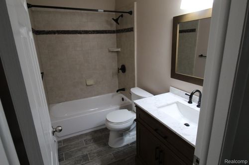 unit-13-417 Parkdale Ave, Rochester, MI, 48307-1631 | Card Image