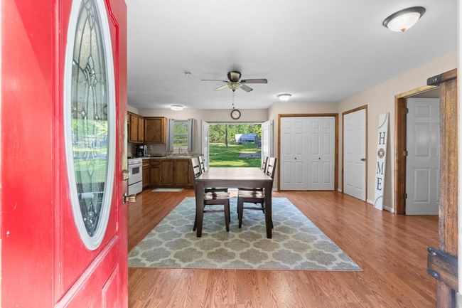 Guest house front entry | Image 36