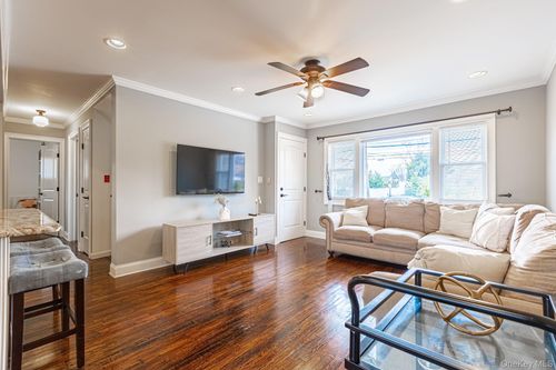 314 Unqua Rd, Massapequa, NY, 11758-5318 | Card Image