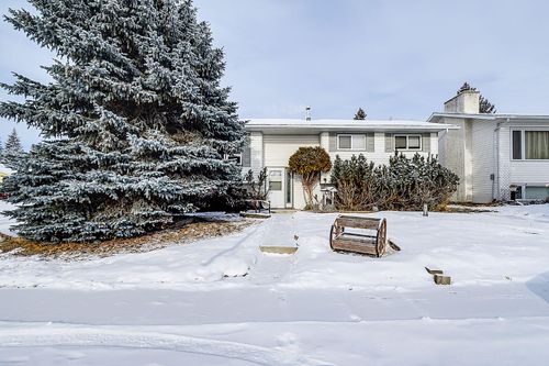 5632 55 Avenue, Rocky Mountain House, AB, T4T1H6 | Card Image