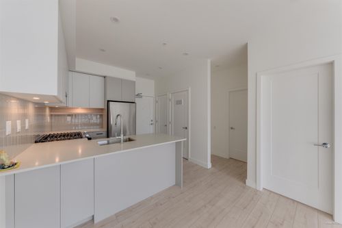 317-13777 75a Ave, Surrey, BC, V3W6S8 | Card Image