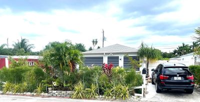 167 E 24th Street, House other with 2 bedrooms, 2 bathrooms and null parking in Riviera Beach FL | Image 2