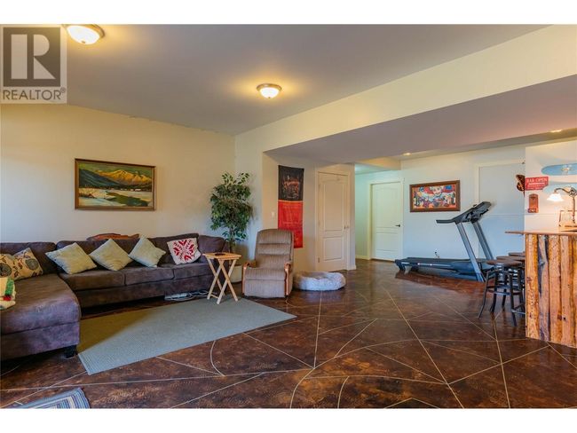 250 1 St Ave, House other with 3 bedrooms, 5 bathrooms and 3 parking in Kootenay Boundary BC | Image 40