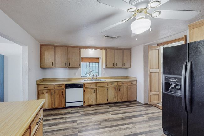 154 Mescalero Road Nw, House other with 4 bedrooms, 2 bathrooms and null parking in Albuquerque NM | Image 14