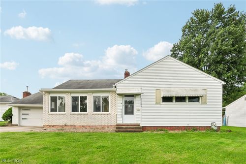 11605 Harold Dr, Parma, OH, 44130-5931 | Card Image