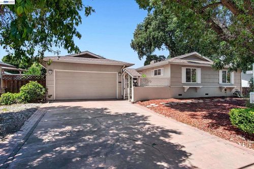 740 Harvard Dr, Pleasant Hill, CA, 94523-1510 | Card Image
