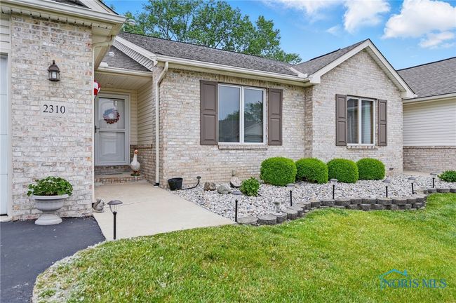 2310 Villa W, Condo with 2 bedrooms, 2 bathrooms and 2 parking in Findlay OH | Image 4