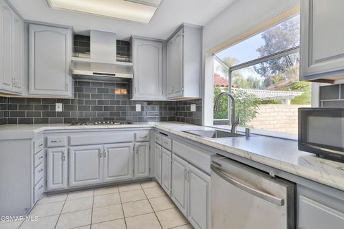4590 Fern Valley Ct, Moorpark, CA, 93021 | Card Image