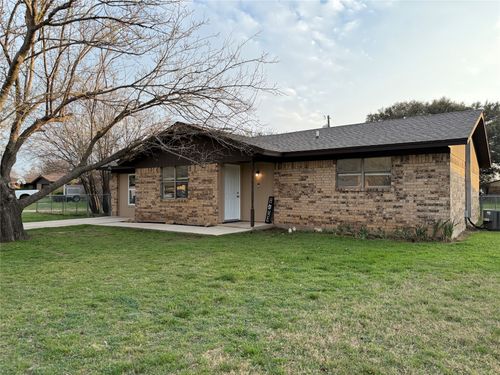 133 Bowie Cir, Brownwood, TX, 76801-6559 | Card Image