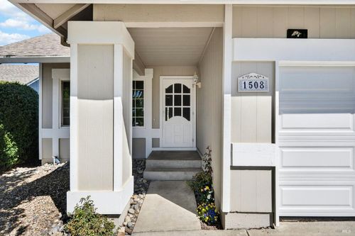 1508 Gladstone Way, Rohnert Park, CA, 94928 | Card Image