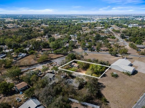 102 Masonic Dr, Elgin, TX, 78621-3425 | Card Image