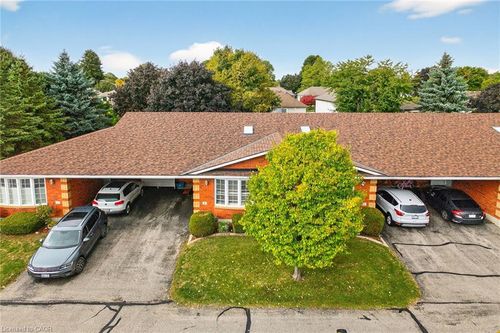 2-20 Courtland Dr, Brantford, ON, N3R7Y2 | Card Image