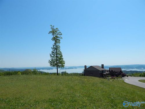 121 Legendary Dr, Guntersville, AL, 35976-4147 | Card Image