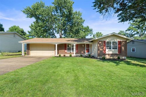 2528 Westrick Drive, St Louis, MO, 63043 | Card Image