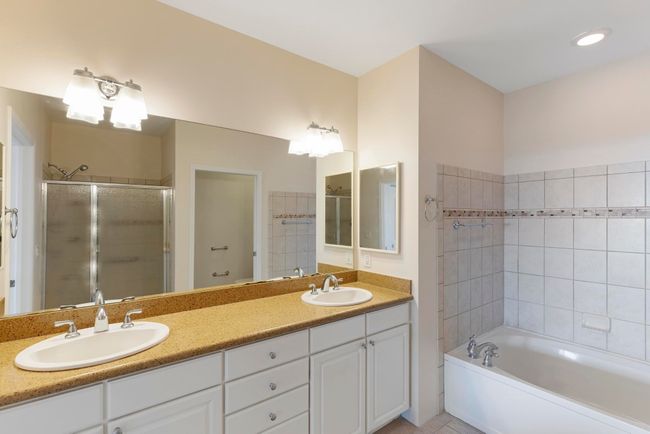 D402 - 1400 Limahana Cir, Condo with 4 bedrooms, 3 bathrooms and null parking in Lahaina HI | Image 17