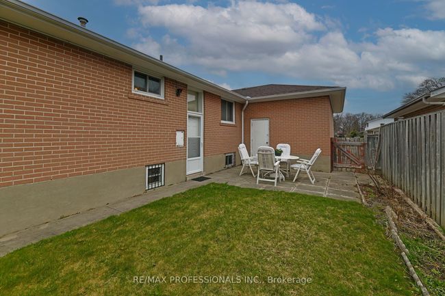 11 Pegasus Trail, House other with 3 bedrooms, 2 bathrooms and 1 parking in Scarborough ON | Image 36