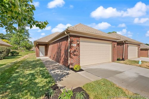 1236 Elizabeth Ln, Jeffersonville, IN, 47130-6449 | Card Image