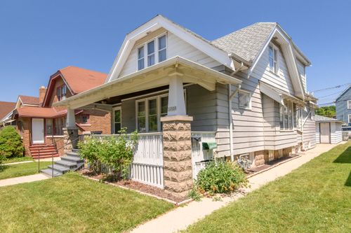 3250 Milwaukee Ave, Milwaukee, WI, 53213 | Card Image