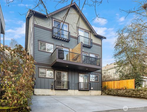 a-218 24th Ave E, Seattle, WA, 98112-5404 | Card Image