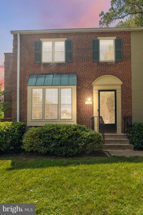 224-4852 Bradley Blvd, CHEVY CHASE, MD, 20815-6249 | Card Image
