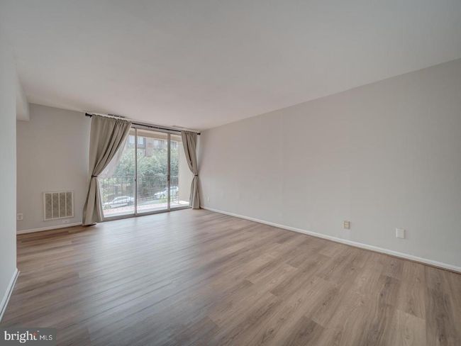 APT-101 - 5017 7 Th Rd S, Condo with 2 bedrooms, 2 bathrooms and null parking in ARLINGTON VA | Image 37