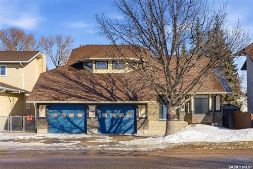 2006 Assiniboine Ave E, Regina, SK, S4V2E2 | Card Image