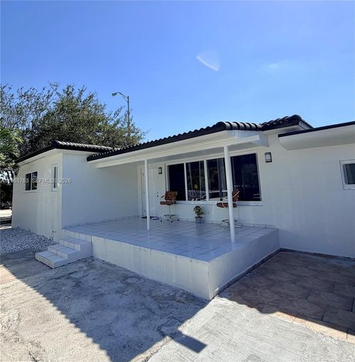 598 E 41st St, Hialeah, FL, 33013-2343 | Card Image