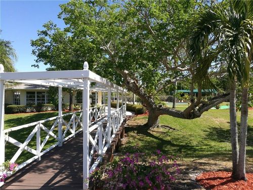 136-6-2950 Se Ocean Blvd, Stuart, FL, 34996-3542 | Card Image