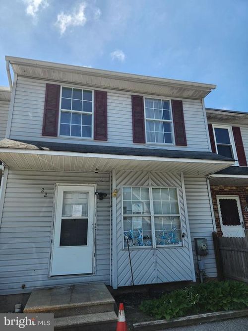 22 W Perpen Ct, Newark, DE, 19702-5100 | Card Image