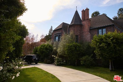 2501 N Vermont Ave, LOS ANGELES, CA, 90027-1242 | Card Image