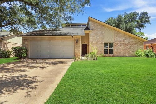 105 Perth St, Victoria, TX, 77904-2805 | Card Image