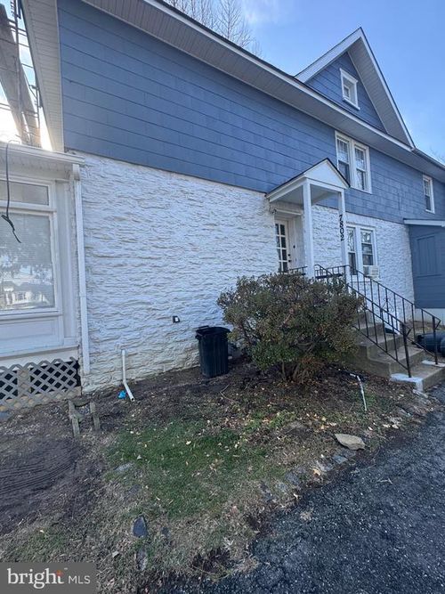 7802 Park Ave, UPPER DARBY, PA, 19082-2920 | Card Image