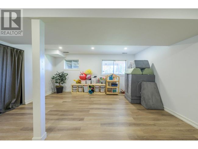 1737 Pennask Terr, House other with 4 bedrooms, 3 bathrooms and 1 parking in Kamloops BC | Image 23