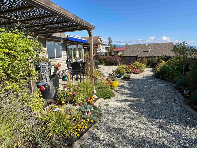 6251 Oracle Rd, House other with 3 bedrooms, 2 bathrooms and null parking in Sechelt BC | Image 32