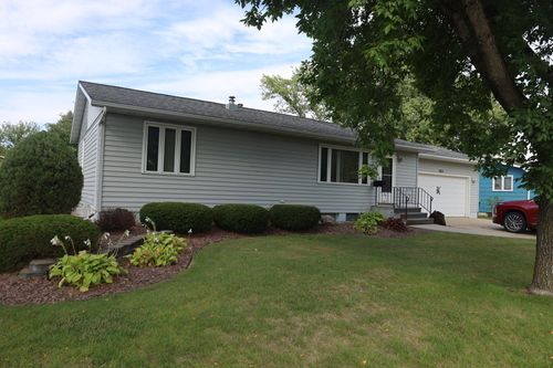 1611 6th St N, Wahpeton, ND, 58075-3303 | Card Image