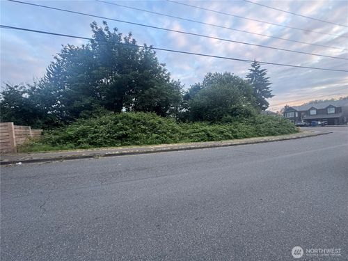 24406 24th Ave S, Des Moines, WA, 98198-4052 | Card Image