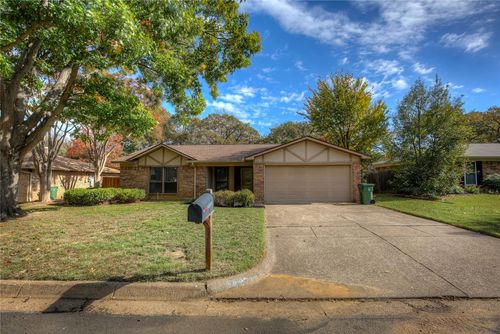 2717 Lucas Dr, Arlington, TX, 76015-1013 | Card Image