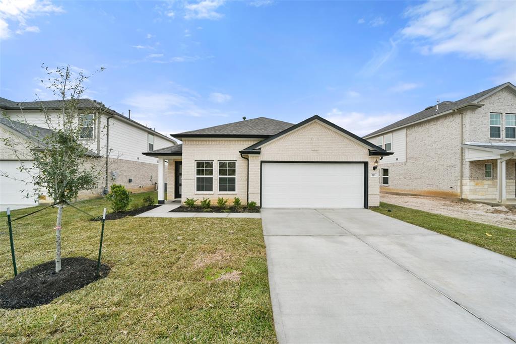 Harlingen Dr, Magnolia, TX 77354