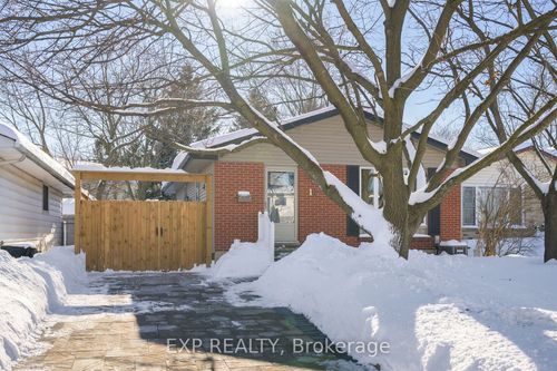 18 Culver Crt, London, ON, N5V3E8 | Card Image