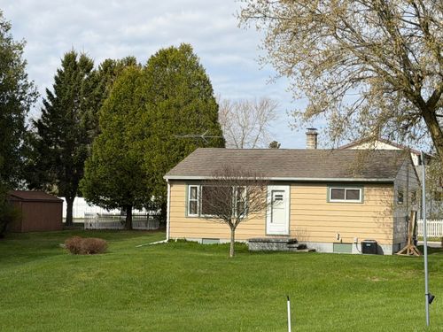 3311 Whistle Ln, Two Rivers, WI, 54241-9209 | Card Image