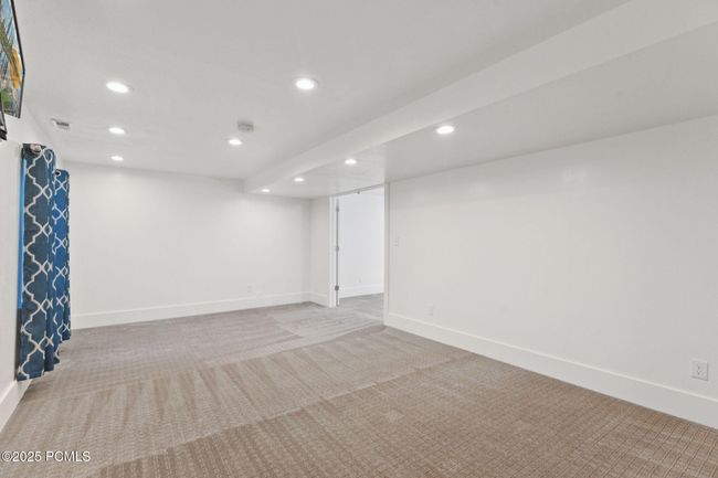 415 E 360, House other with 6 bedrooms, 4 bathrooms and null parking in Midway UT | Image 38