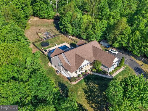 325 Gentle Breeze Cir, FREDERICKSBURG, VA, 22406-5048 | Card Image