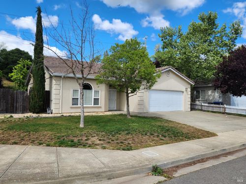 464 Beltrami Dr, Ukiah, CA, 95482-8746 | Card Image