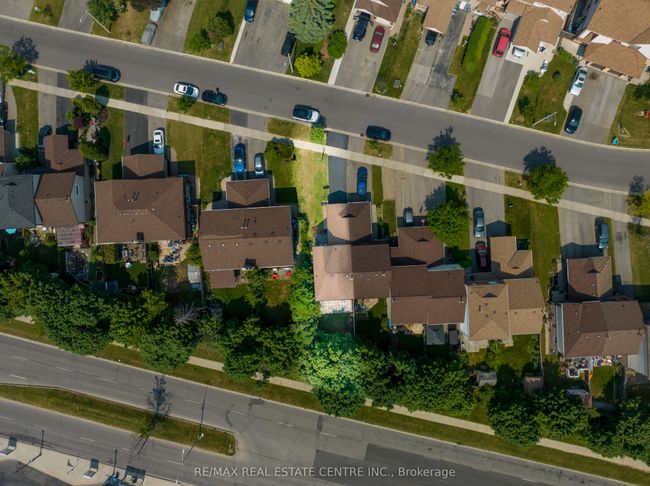 22 Fanshawe Dr, House attached with 4 bedrooms, 3 bathrooms and 2 parking in Brampton ON | Image 33