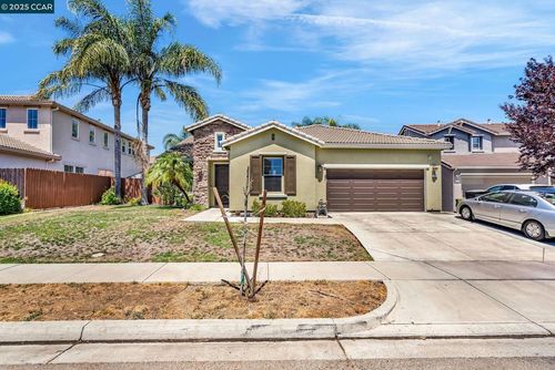 1325 Beaver Creek Dr, Patterson, CA, 95363-8746 | Card Image