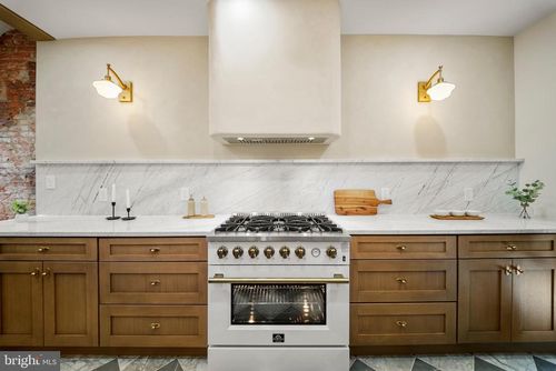 2522 W Thompson St, PHILADELPHIA, PA, 19121-4832 | Card Image