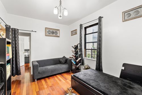 21-58-35th-st-4g-21-05 33rd St, Astoria, NY, 11105-2349 | Card Image